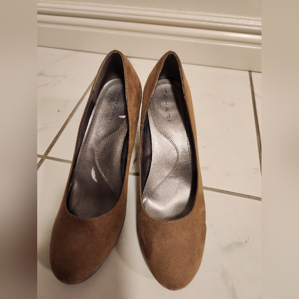 womens Tahari heels